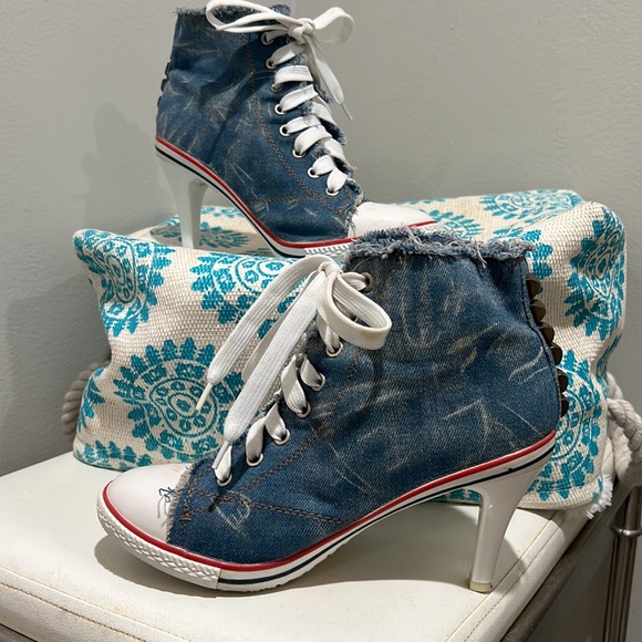 Vintage Denim studded heels - Picture 2 of 7